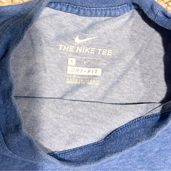 Nike Mens Short Sleeve Dri-Fit Heathered Lighter Blue Tee w Black Swoosh - Picture 2 of 2